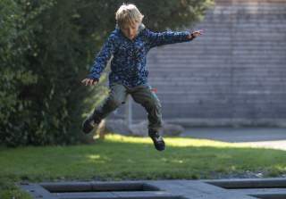 Bodentrampolin der Firma Rudolf Spielplatz, Spielplatzbauer, Spielplatzhersteller, Spielplatzgeräte, Schweiz