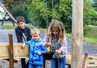 Wasser- und Matschanlage der Firma Rudolf Spielplatz, Spielplatzbauer, Spielplatzhersteller, Spielplatzgeräte, Schweiz