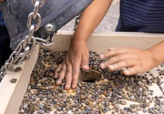 Wasser- und Matschanlage der Firma Rudolf Spielplatz, Spielplatzbauer, Spielplatzhersteller, Spielplatzgeräte, Schweiz