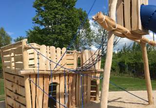 Spielschiff der Firma Rudolf Spielplatz, Spielplatzbauer, Spielplatzhersteller, Spielplatzgeräte, Schweiz