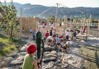 Wasser- und Matschanlage der Firma Rudolf Spielplatz, Spielplatzbauer, Spielplatzhersteller, Spielplatzgeräte, Schweiz
