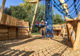 Spielschiff der Firma Rudolf Spielplatz, Spielplatzbauer, Spielplatzhersteller, Spielplatzgeräte, Schweiz