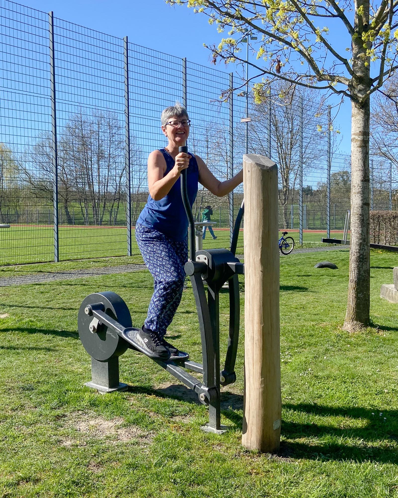 Langlauf Trainer der Firma Rudolf Spielplatz, Spielplatzbauer, Spielplatzhersteller, Spielplatzgeräte, Schweiz